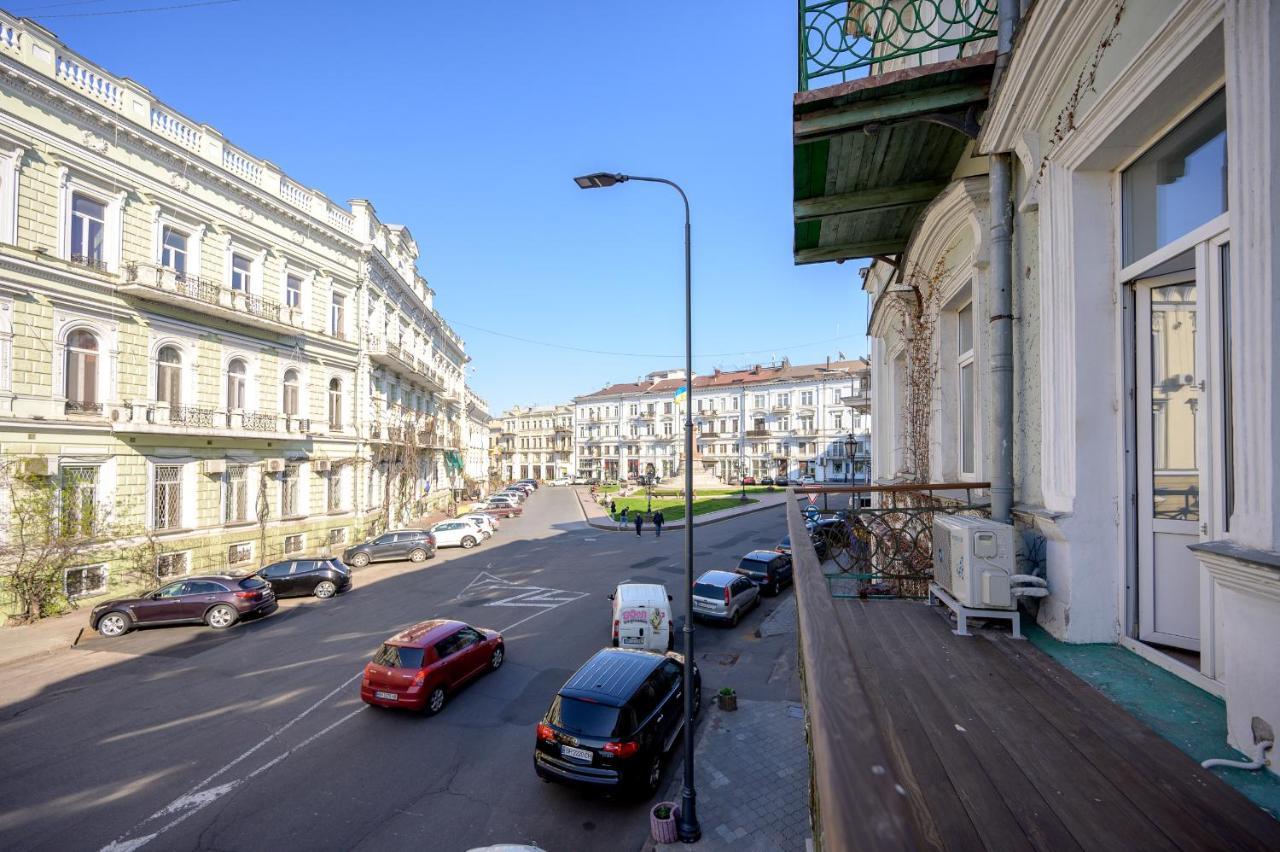 Vintage Apart On Ekaterininskaya Sq. 9 Odessa Exterior foto